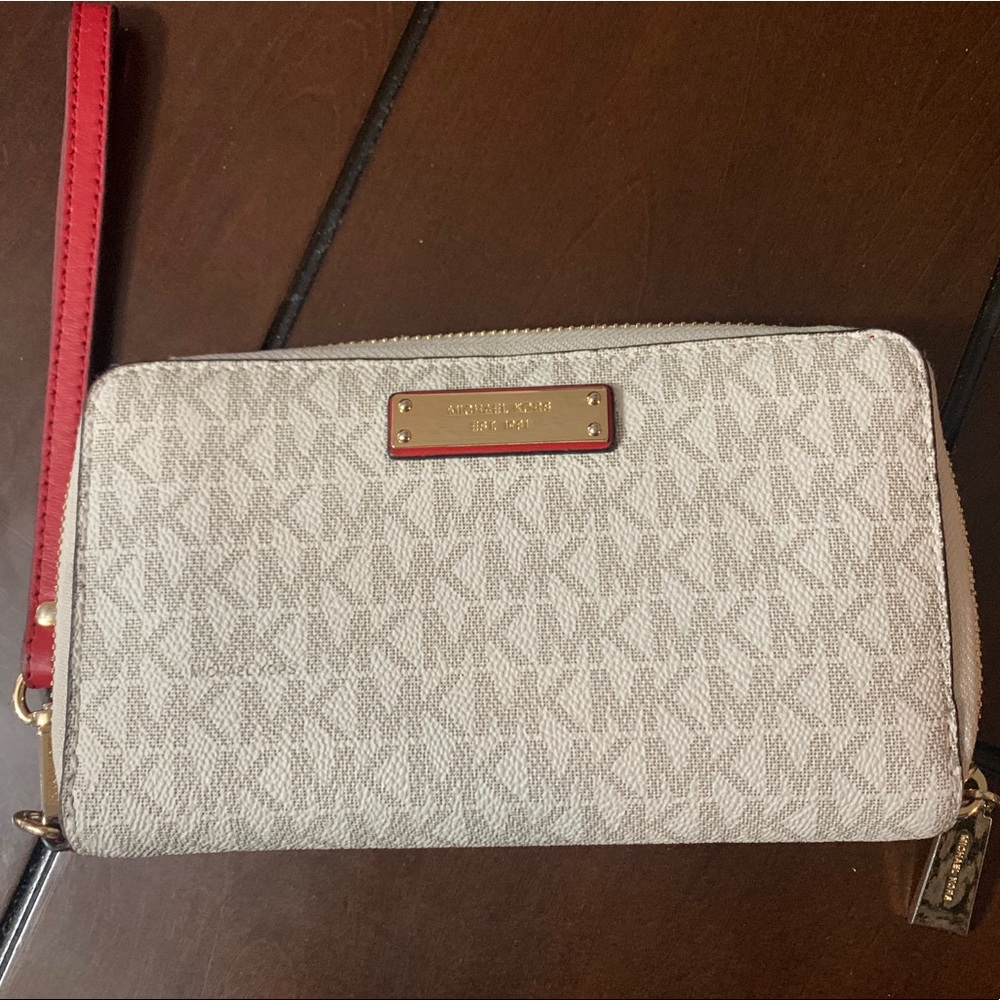 Michael Kors Wallet/phone holder